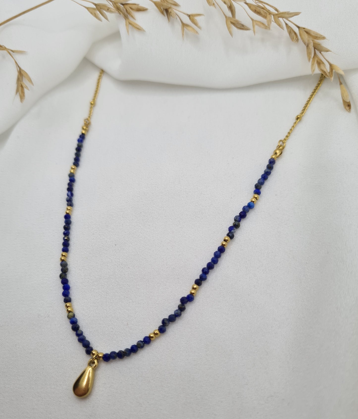 Collier INES