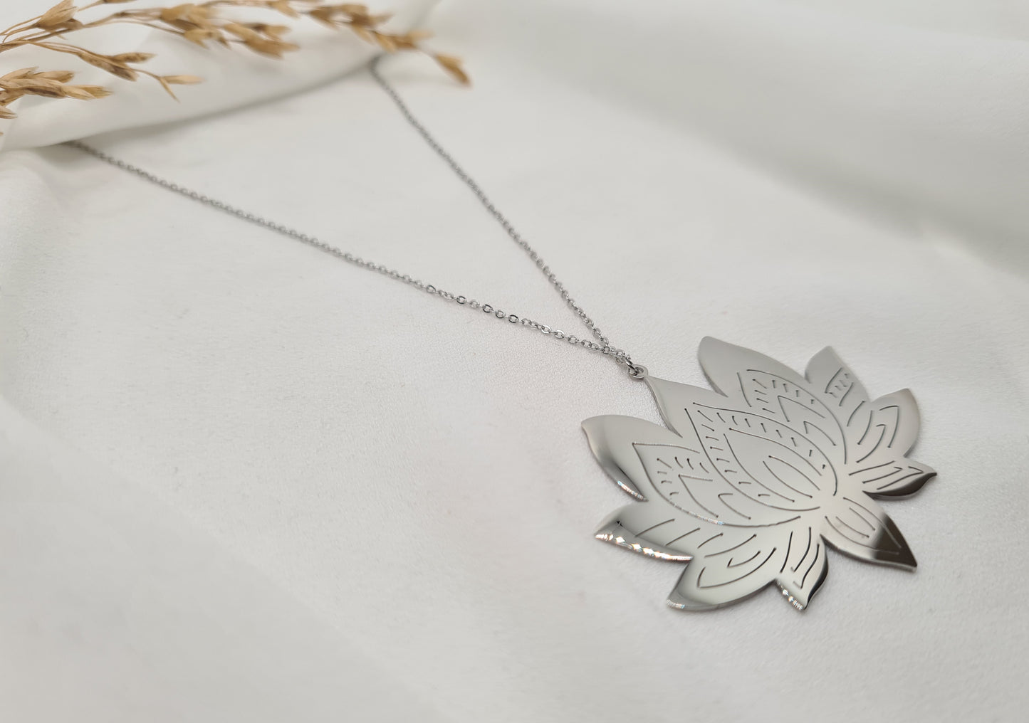 Sautoir LOTUS