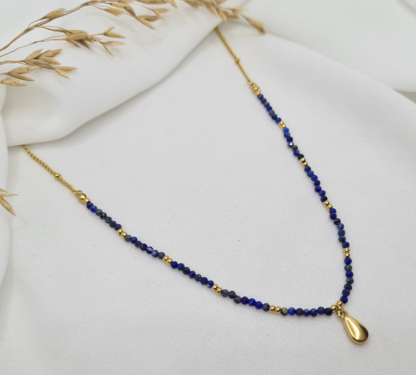 Collier INES