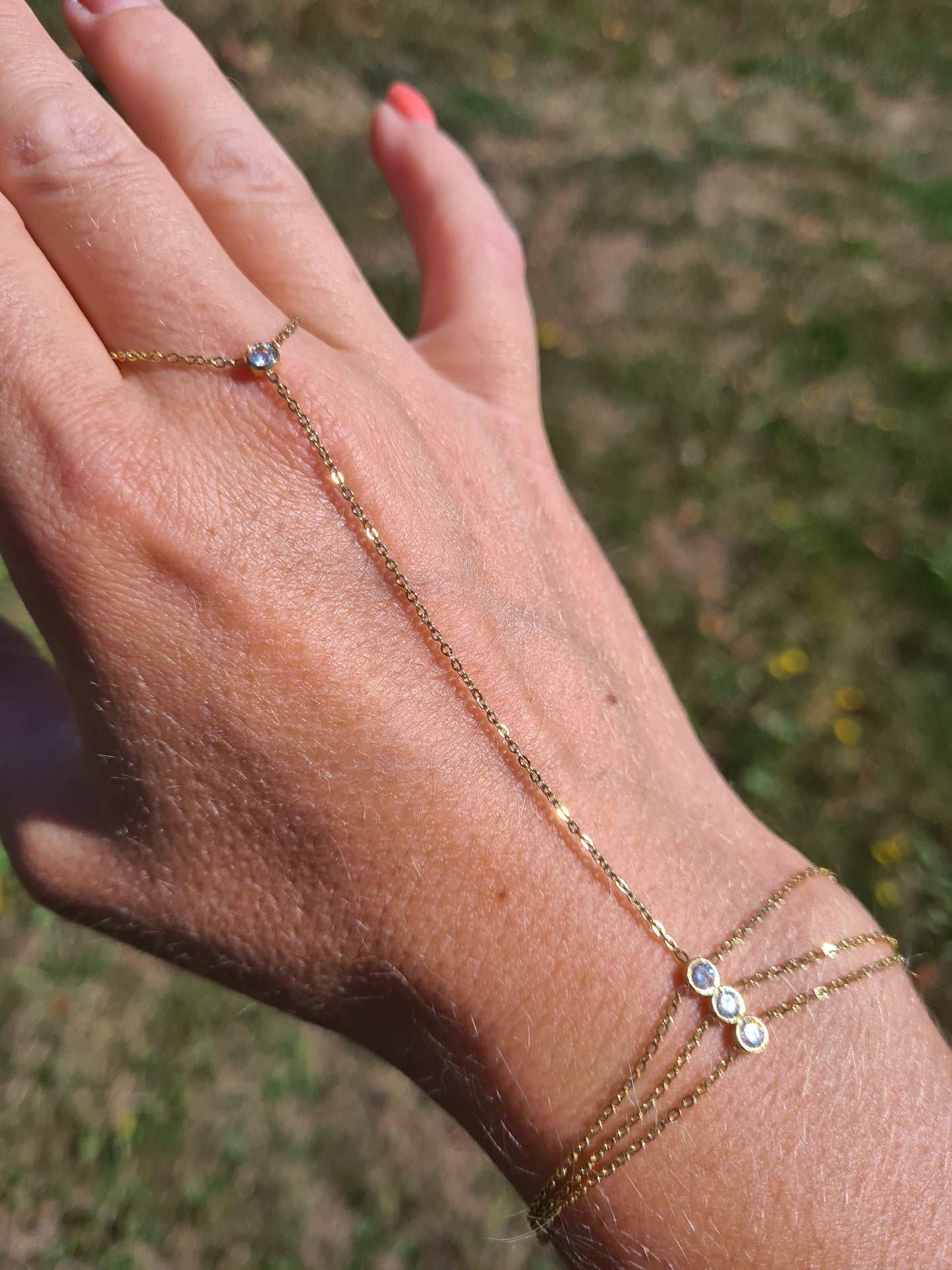 Chaine de main CAMELIA